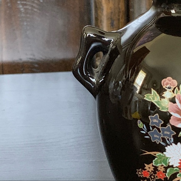 Vintage 5” Asian Vase - Picture 3 of 9